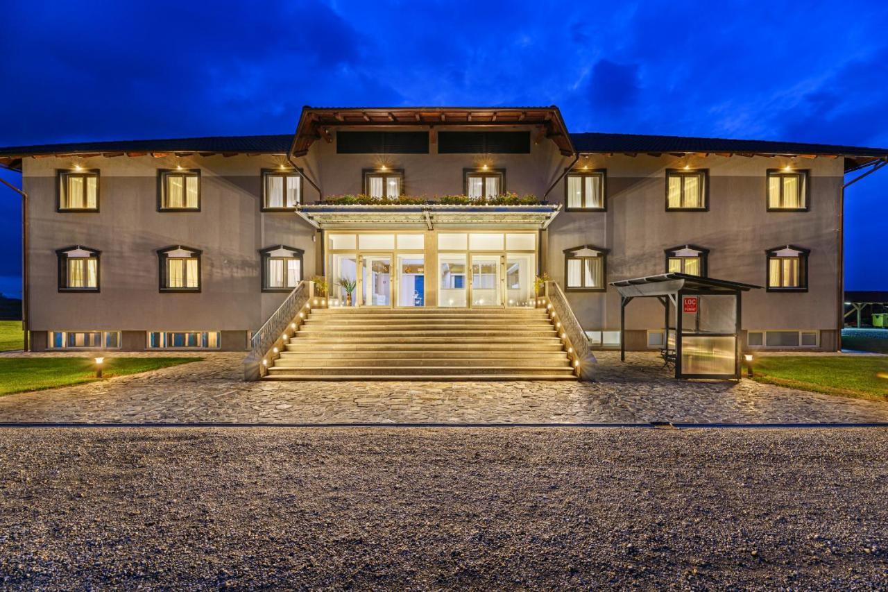 Stejarii Resort Ineu  Exterior foto